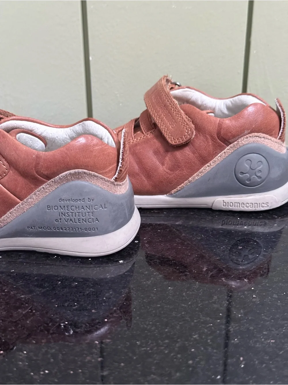 Biomecanics Kids Leather Hook-and-Loop Sneakers in Rust Brown size 22/ or 6 - Picture 6 of 10